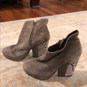 Pour La Victoire Suede/Snakeskin booties